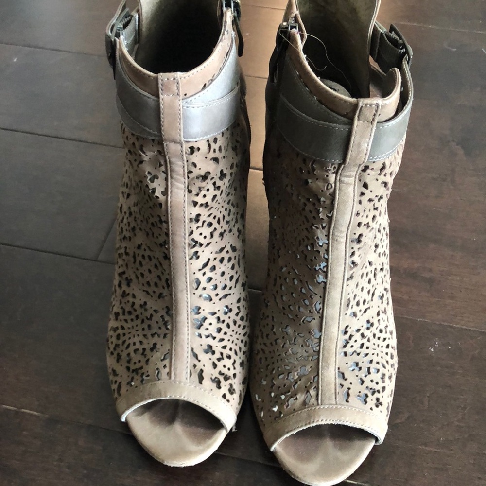 Vince Camuto booties